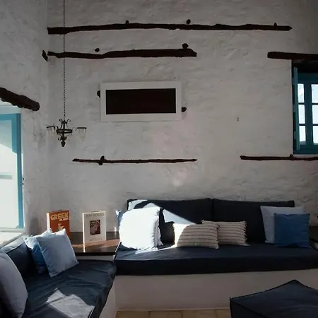 Historical Stone Manor-upper Floor *
