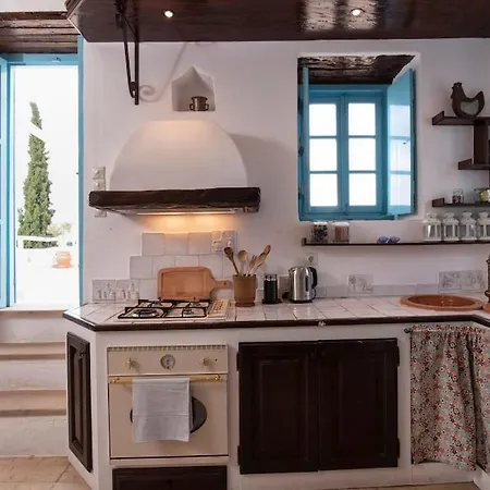 Historical Stone Manor-upper Floor Villa *