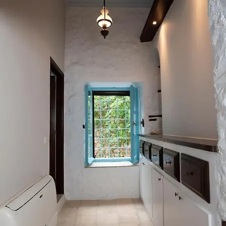 Historical Stone Manor-upper Floor İdra