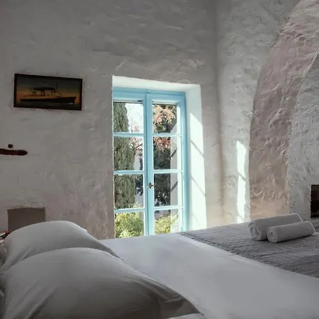 Villa Historical Stone Manor-upper Floor İdra