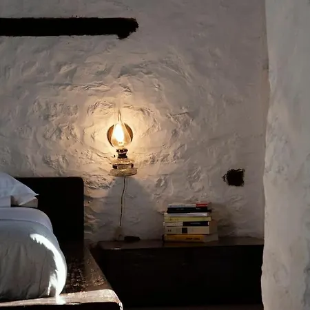 Historical Stone Manor-upper Floor * İdra