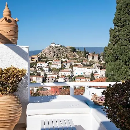 Villa Historical Stone Manor-upper Floor İdra